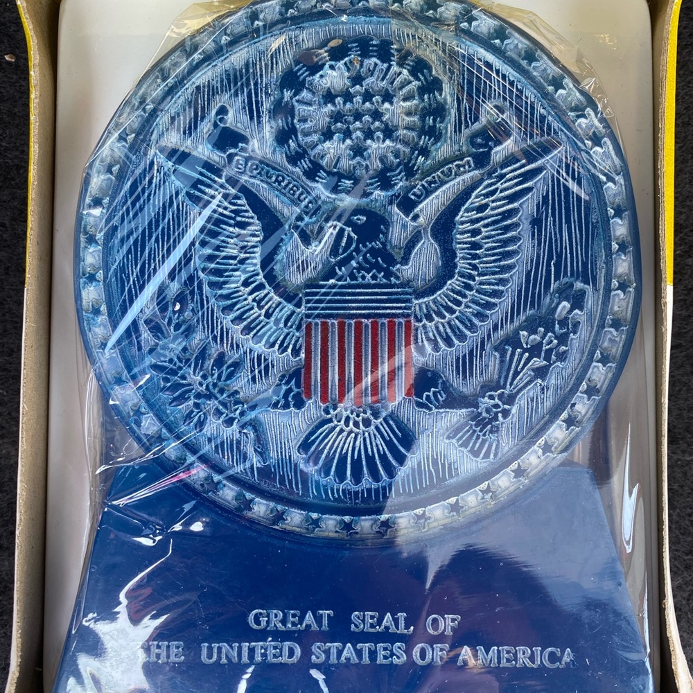 America's Heritage Fine wax Hand painted The Great Seal Candle